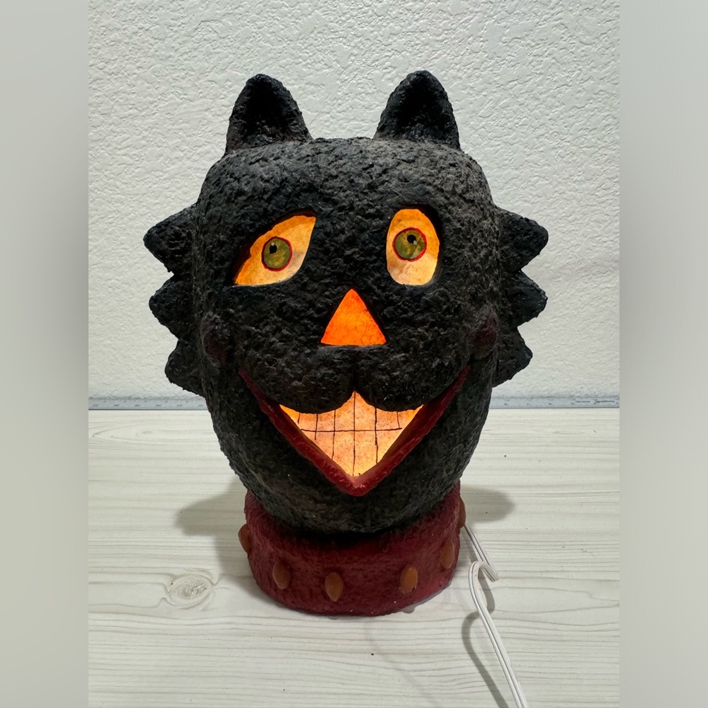 Halloween Folk Art Plaster Paper MacheCat Head Light Decoration 12"